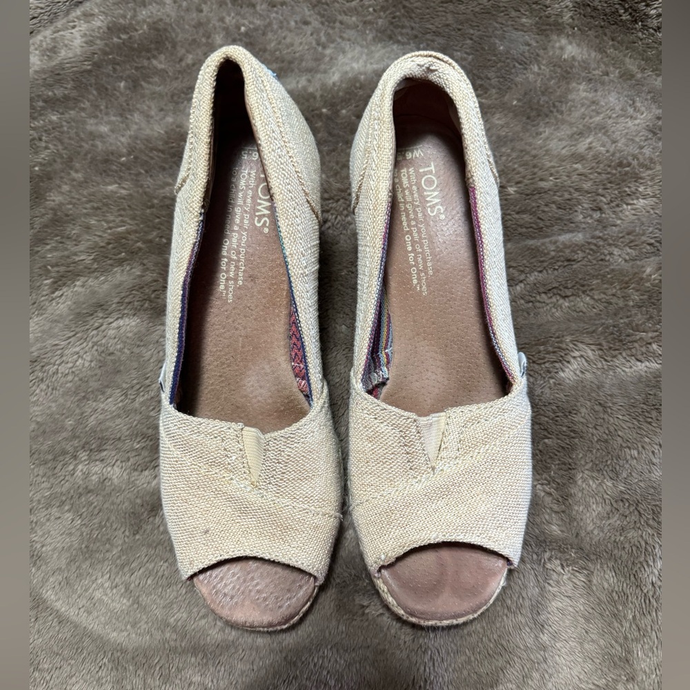 Toms wedges